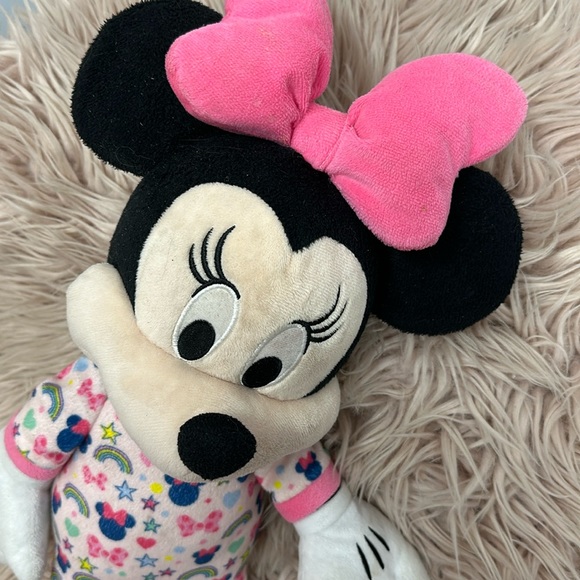Disney Minnie Plush 21” - Picture 3 of 4